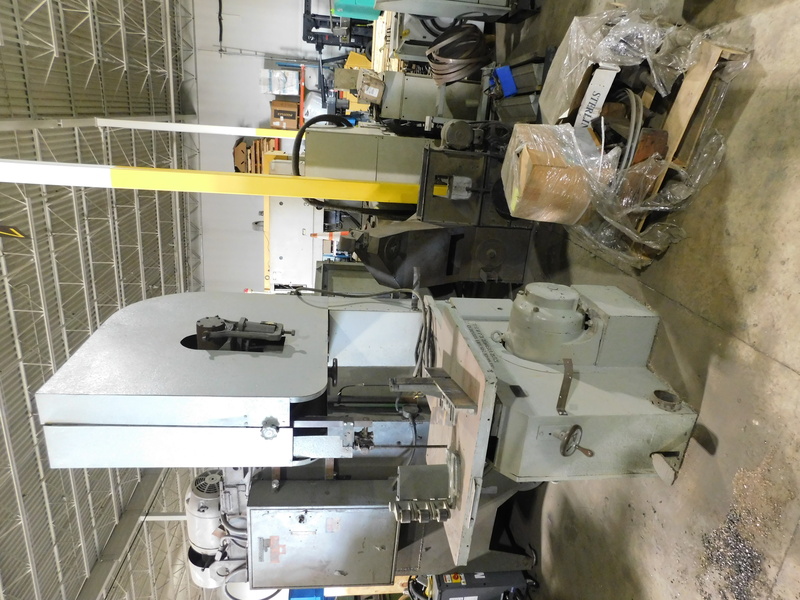 35" American Sawmill Machinery, vertical bandsaw, 36" x29" tilt table, foot brake, 20' 8" x3/4" x.035" blade - Image 1