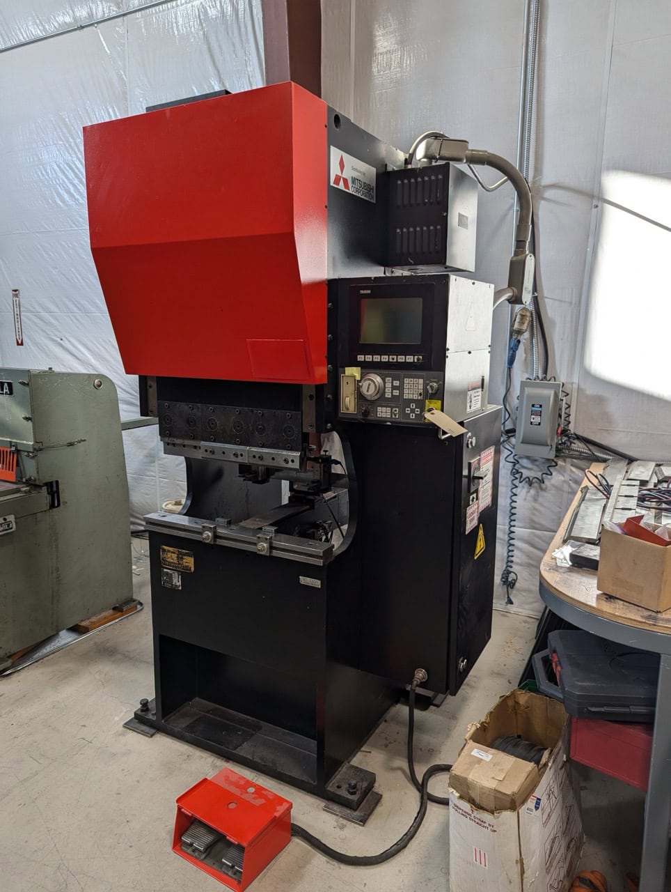 28 Ton, Toyokoki #APB-286, CNC Servo Electric Press Brake, 2' overall, 28" between housing, 2000 - Image 6