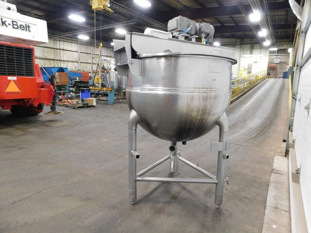 200 gallon Hamilton, Stainless jacketed mixing kettle, 2 HP, 1730 RPM, 48" dia. x 36" deep - Image 6