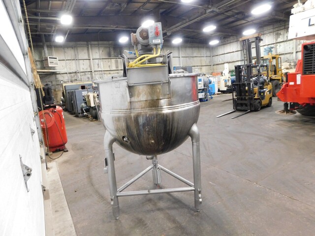 200 gallon Hamilton, Stainless jacketed mixing kettle, 2 HP, 1730 RPM, 48" dia. x 36" deep - Image 7