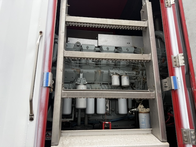 1250 KW Baldor #IDLC1250-2M, trailer mounted, Tier 2, sound attenuated enclosure, 277/480 Volts, 556 hours - Image 4