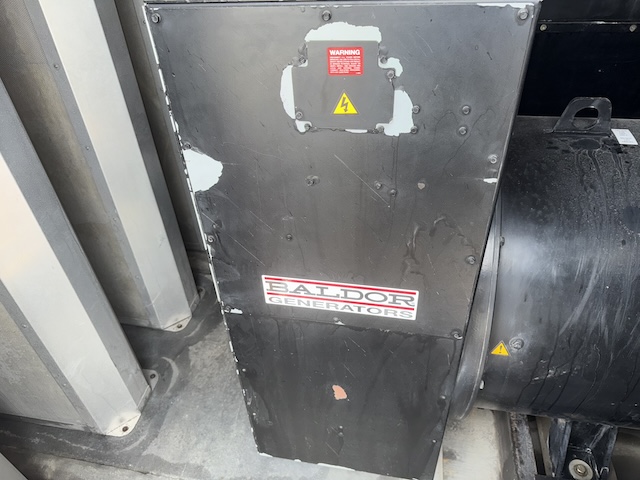 1250 KW Baldor #IDLC1250-2M, trailer mounted, Tier 2, sound attenuated enclosure, 277/480 Volts, 556 hours - Image 7