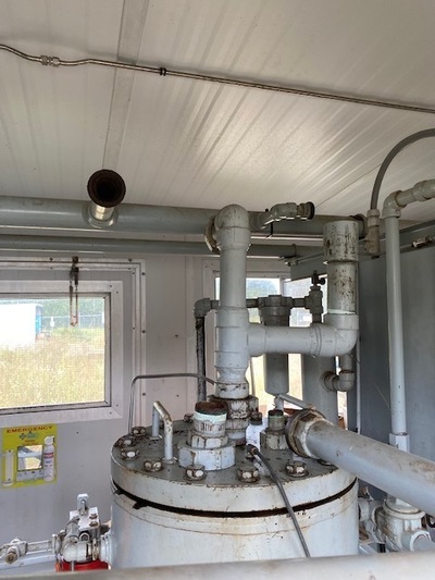 95 HP Gardner Denver #SSHG99B01, screw compressor, Caterpillar G3304NA NG engine, 1-stage, 2001 - Image 3