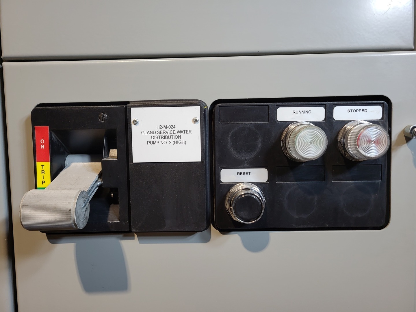 Eaton Cutler-Hammer, FVNR starter, size 3, enclosure, 30 HP, 600 Volts, 100 amp, like new - Image 2