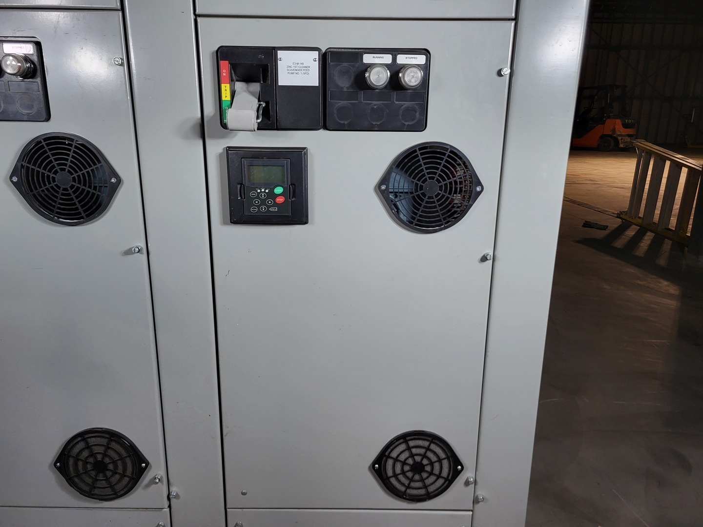 20 HP Eaton, SVX015A1-5A4N1, variable frequency drive, 600 Volts, like new - Image 3