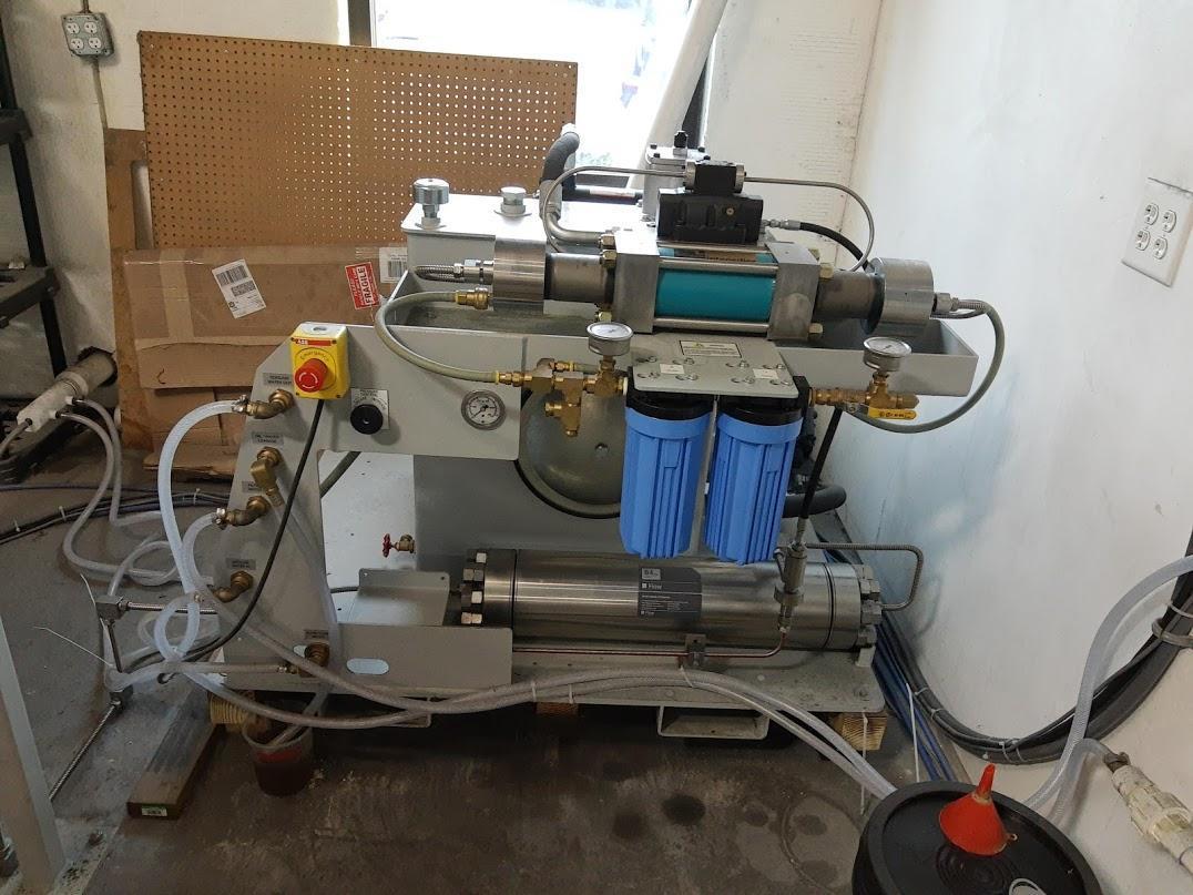 Flow #Mach-2-1313B, waterjet cutting system, 4.3'X, 4.3'Y, 7" Z, 30 HP, 60000 psi, 30SA-60 ESL intensifier - Image 6