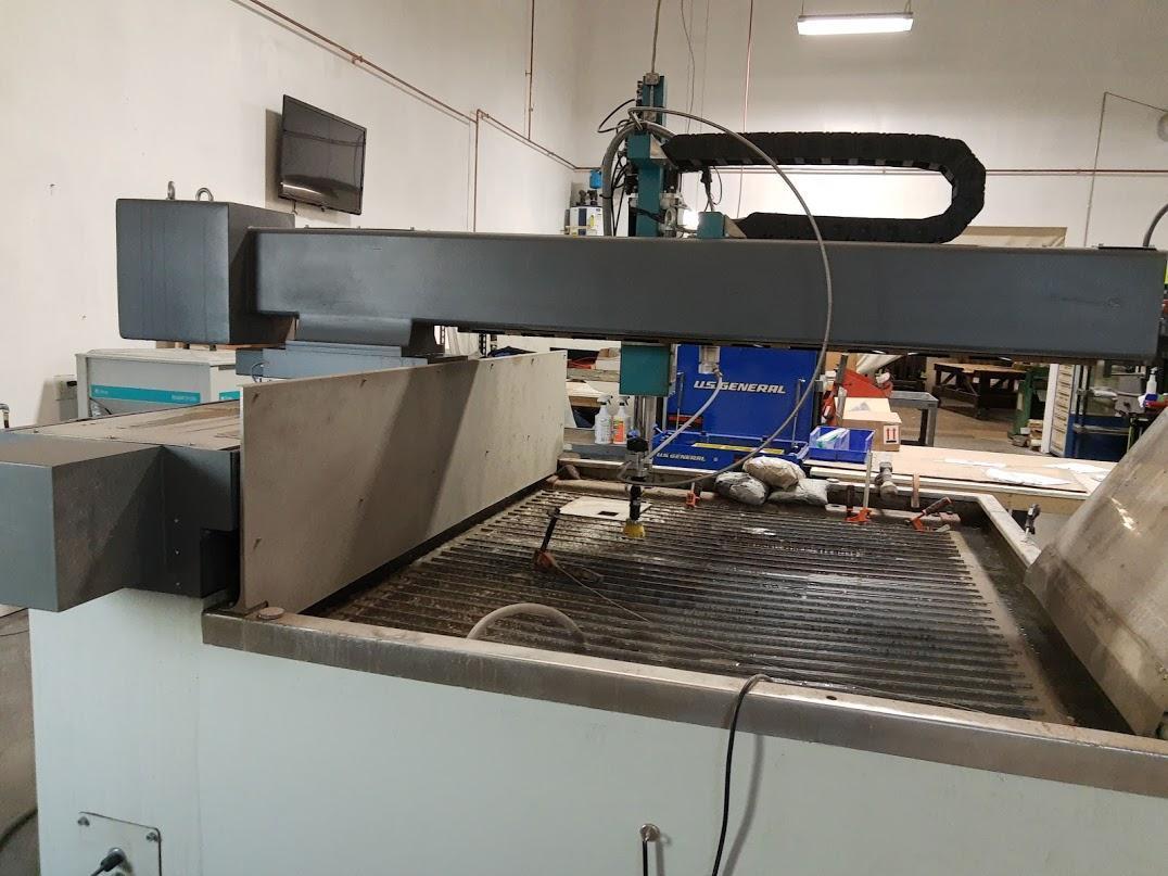 Flow #Mach-2-1313B, waterjet cutting system, 4.3'X, 4.3'Y, 7" Z, 30 HP, 60000 psi, 30SA-60 ESL intensifier - Image 10