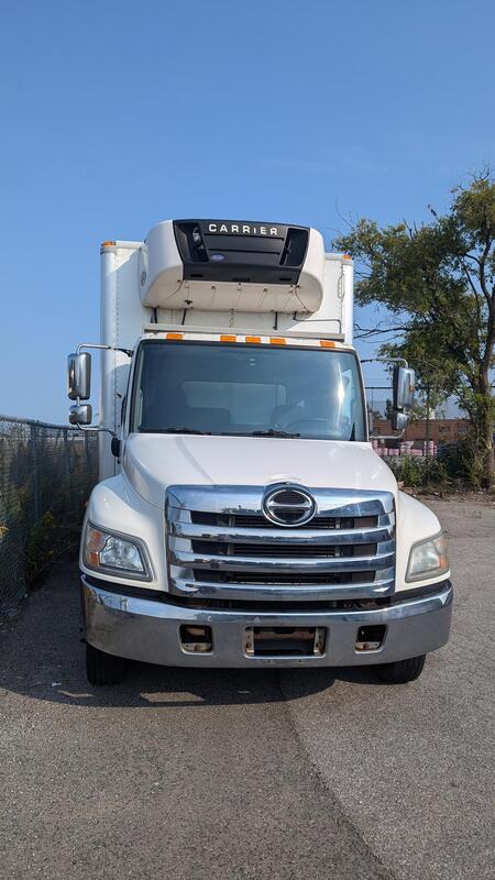 Hino #258, 22' refrigerated box truck, diesel engine, automatic transmission, hydraulic brakes, 2013 - Image 5