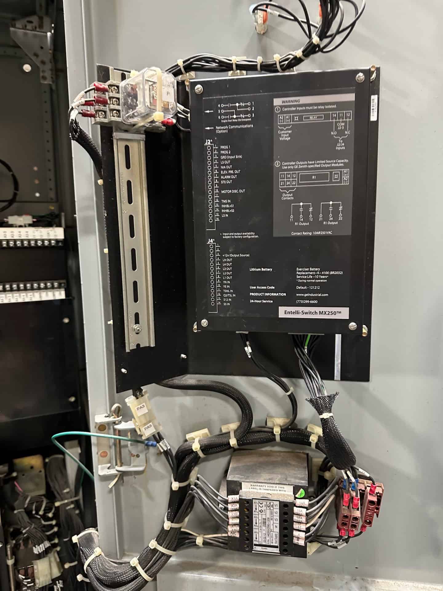 400 Amp. Zenith ZB4SB04041-04SS06X, automatic transfer switch, 4 pole, 120/208 Volts, Nema 1 - Image 3