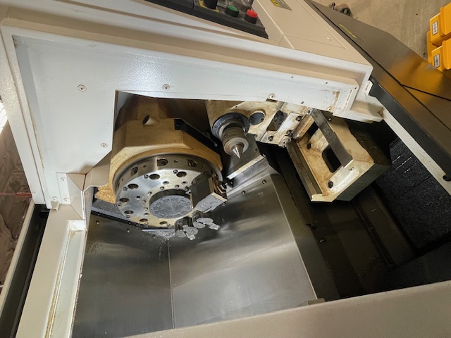 Okuma #Genos-L2000-e, CNC lathe, 17.7" swing, 8" chuck, 3-jaw, 2" bar, 40" centers, 9.06" dia., 19.69" lgth - Image 3