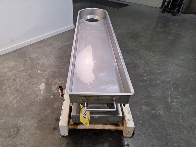 18" wide x 7' long, Allen-Bradley, Vibrating Conveyor, Stainless Steel, 5" deep pan, 10" OD outlet - Image 4
