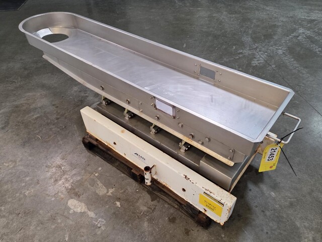 18" wide x 7' long, Allen-Bradley, Vibrating Conveyor, Stainless Steel, 5" deep pan, 10" OD outlet - Image 5