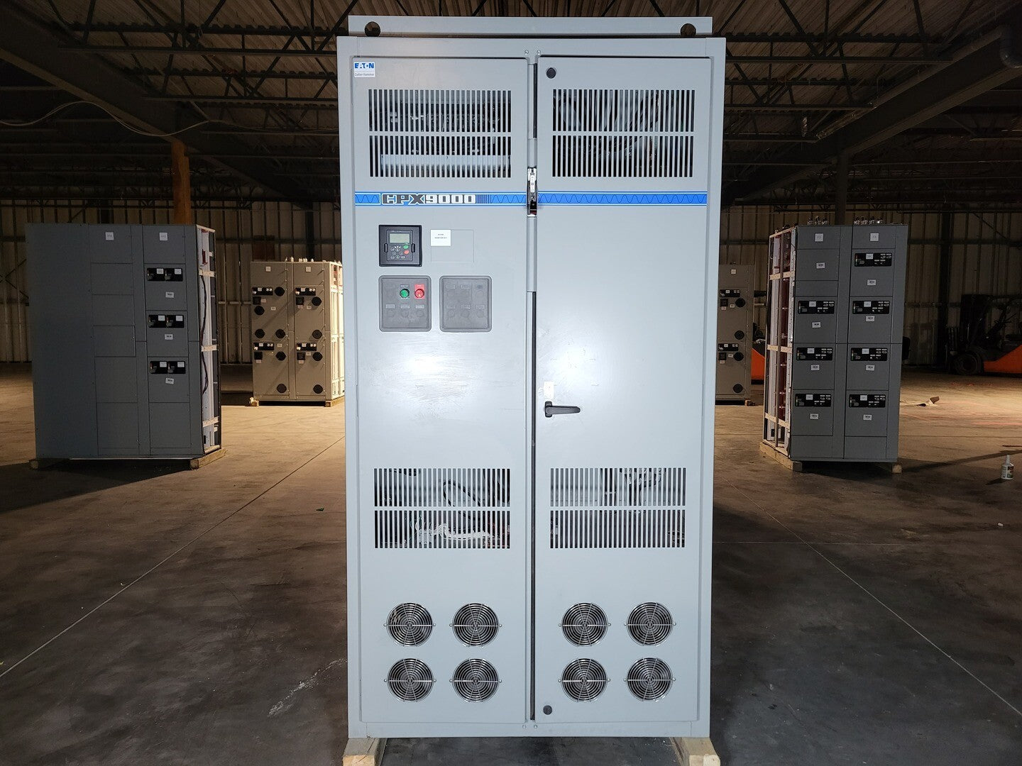 200 HP Eaton, CPX9000, CPX20015AAC7P1, VFD, 600 Volts, 3 phase - Image 1