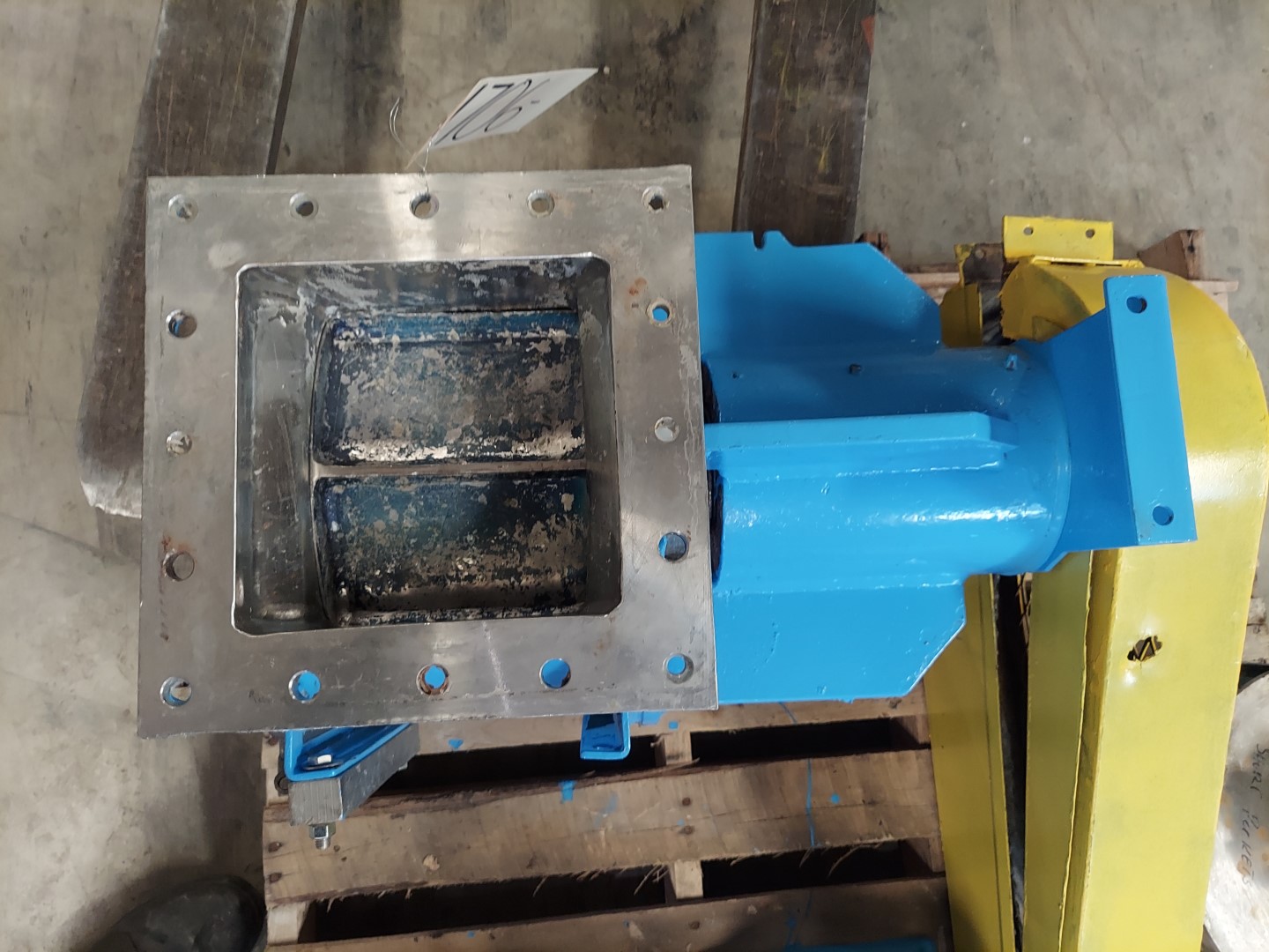 Square Square Young #8HC-CA, Cantilevered Drop-Thru Rotary Valve, Stainless Steel, 8 Vane rotor, 1 HP, 1750 - Image 2