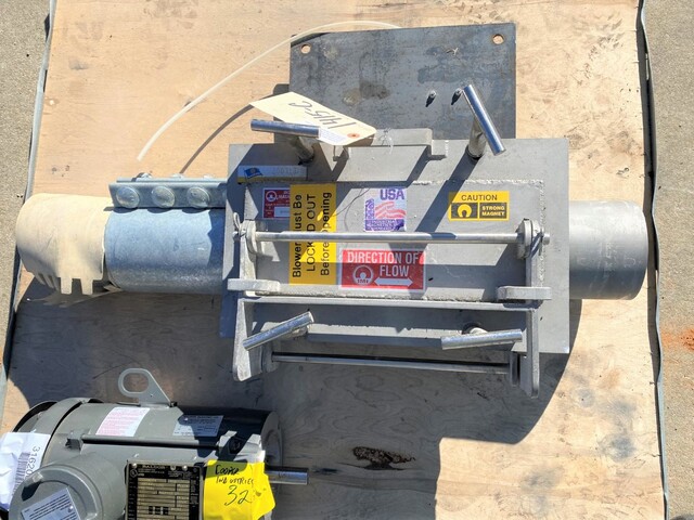 5" Industrial Industrial Magnetics Inc. EPT5000RA064, pneumatic conveying tube magnet, Stainless construction - Image 1
