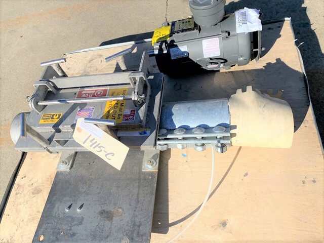 5" Industrial Industrial Magnetics Inc. EPT5000RA064, pneumatic conveying tube magnet, Stainless construction - Image 2