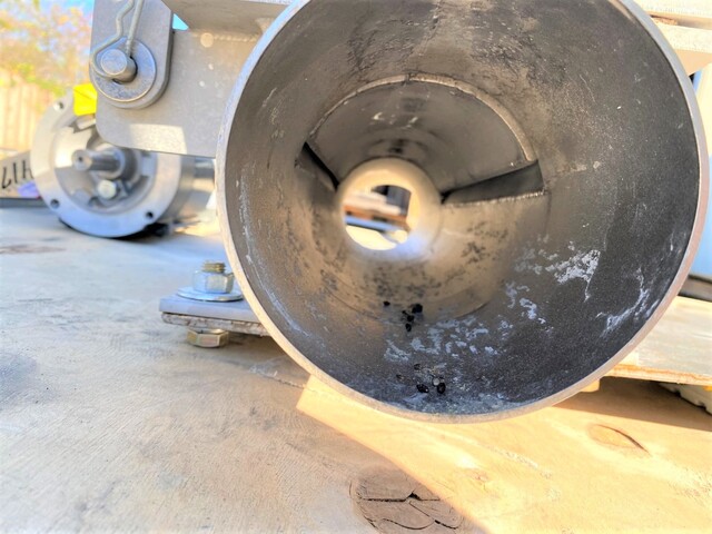 5" Industrial Industrial Magnetics Inc. EPT5000RA064, pneumatic conveying tube magnet, Stainless construction - Image 6