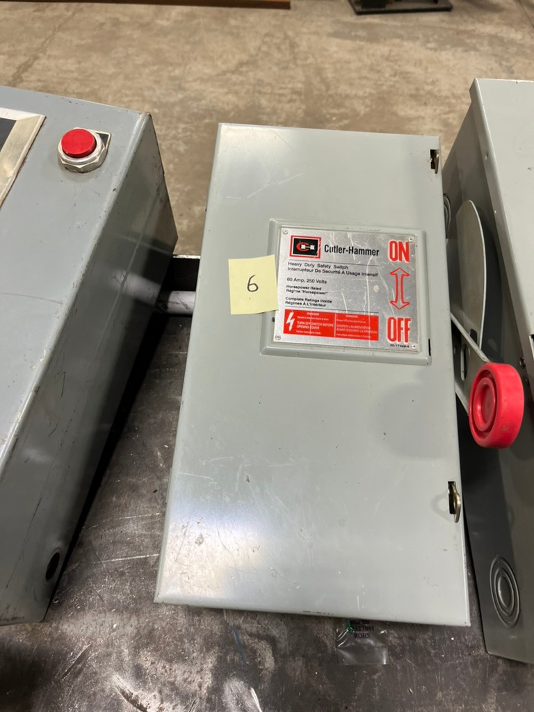 60 Amp. Cutler-Hammer, fused disconnect - Image 1