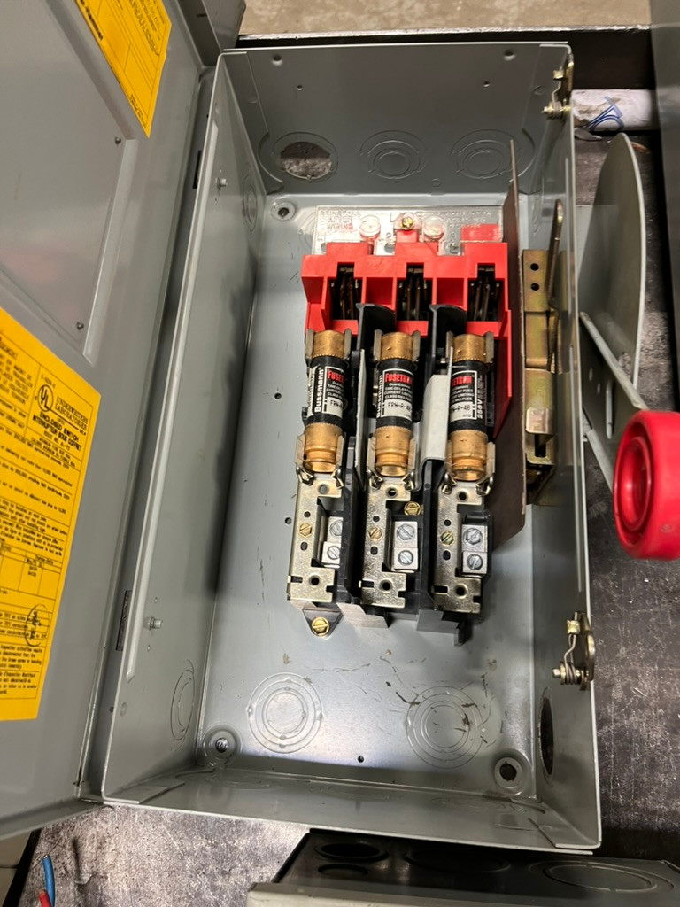 60 Amp. Cutler-Hammer, fused disconnect - Image 2