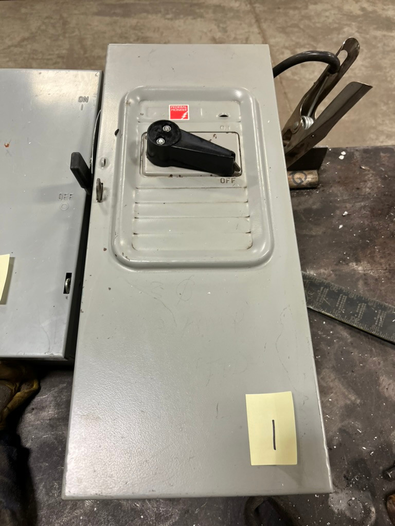 60 Amp. Federal Pioneer, fused disonnect - Image 1