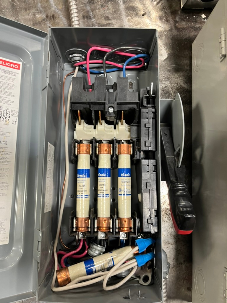 30 Amp. Square D, fused disconnect - Image 2