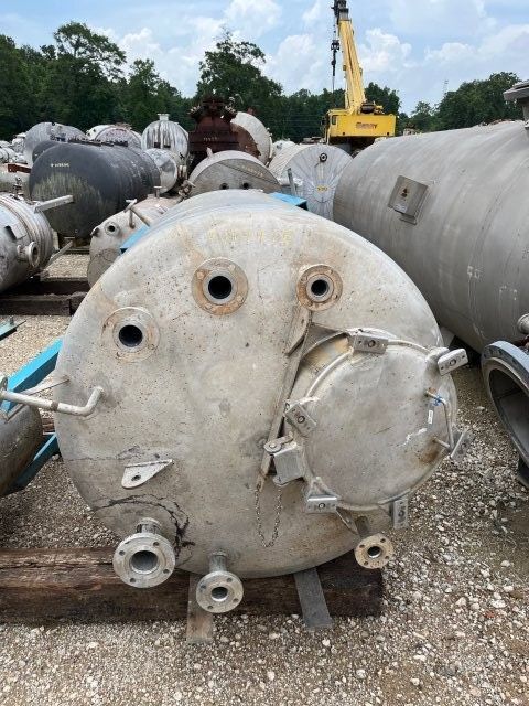 640 gallon 304 Stainless Steel tank, dished top & bottom - Image 2