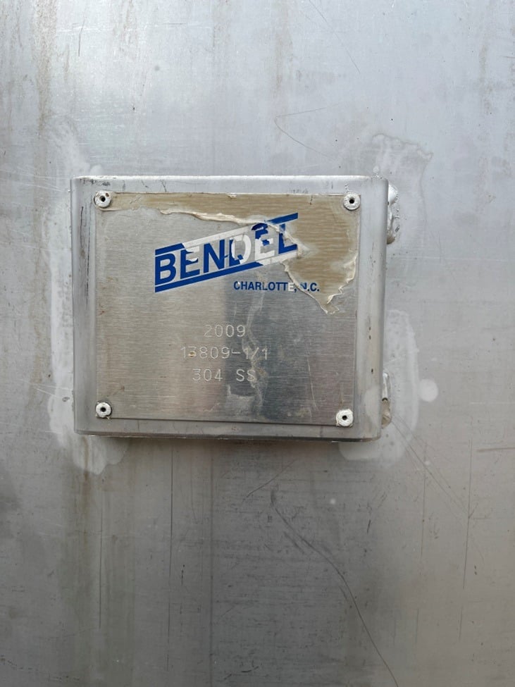 600 gallon 304 Stainless Steel tank, dished top, flat bottom - Image 3