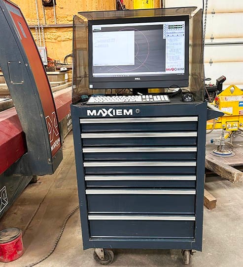 Maxiem #1530, 5' x 10' waterjet, 30 HP Omax EnduroMax pump, cleanout, hopper, water level Control, 2017, less - Image 3
