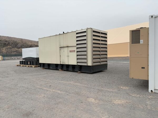 800 KW Baldor #IDLC800-2M, diesel generator set, sound attenuated enclosure, ComAp InteliGen ctrl, 480 Volts - Image 3