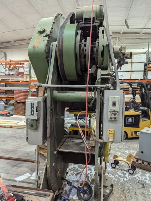 90 Ton, Verson #7, single crank OBI Back Gauge press, 6" stroke, 15" Shut Height, 3" adj., 34.5" x21" bed, 50 - Image 3