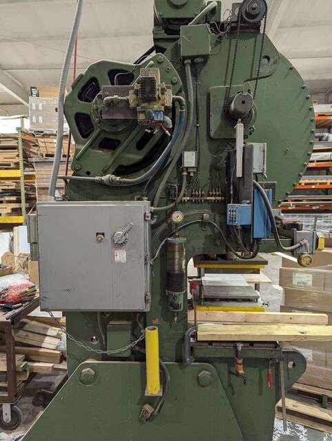 90 Ton, Verson #7, single crank OBI Back Gauge press, 6" stroke, 15" Shut Height, 3" adj., 34.5" x21" bed, 50 - Image 4