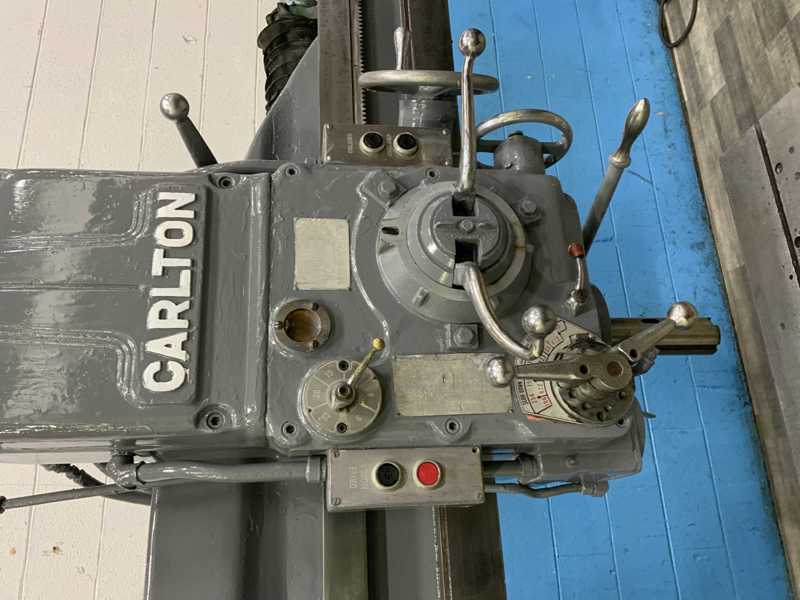 4' -11" Carlton #1A, radial arm drill, 54" x36" T-slotted base, power elevation & clamping, 5 HP - Image 3