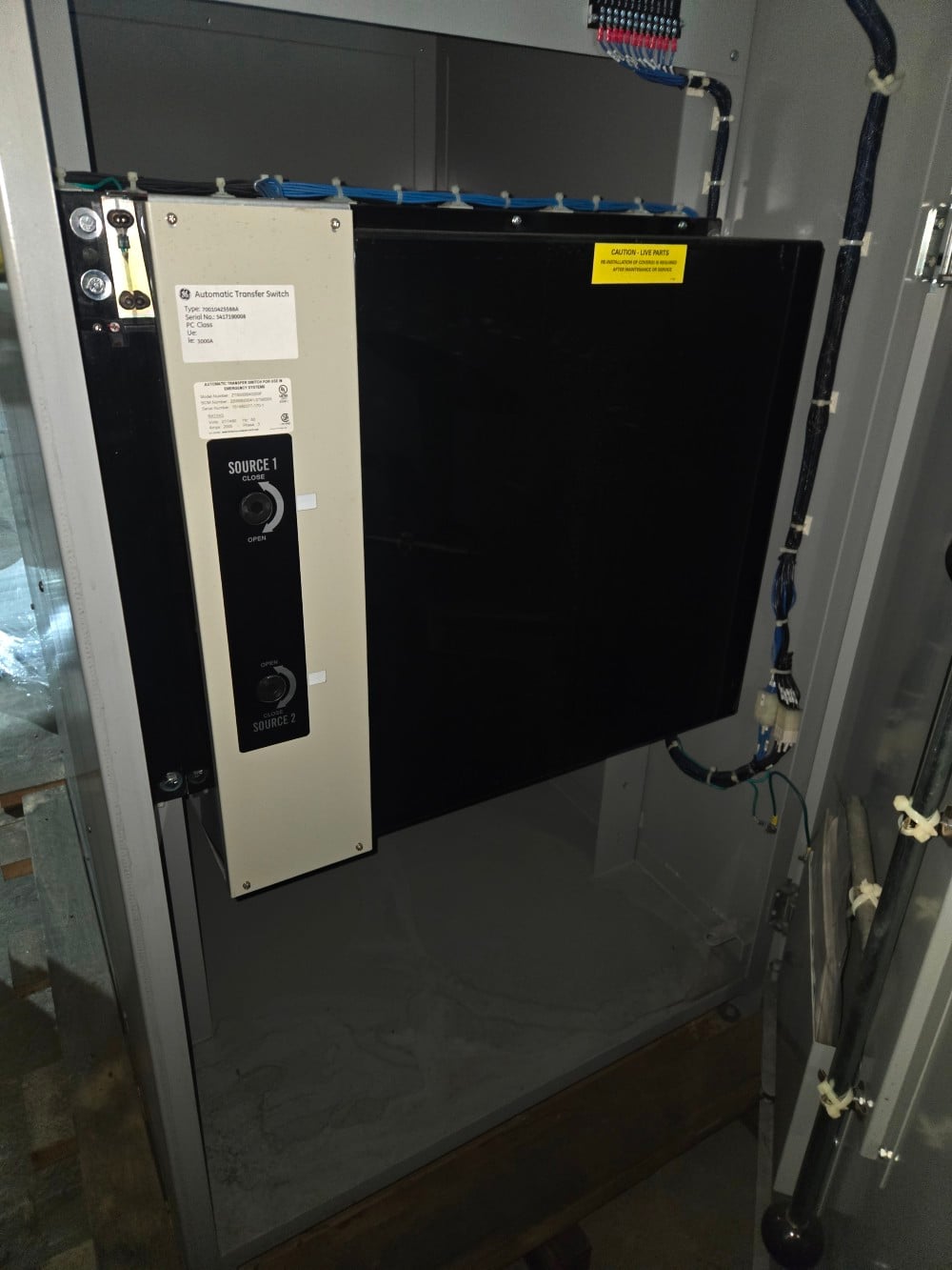 2000 Amp. Zenith ZTS, 3 phase, 277/480 Volts, Nema 1, new in box - Image 9