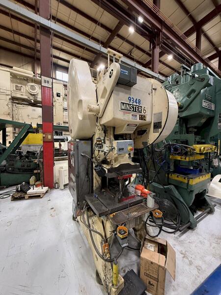 60 Ton, Minster #6SS, 6" stroke, 14" Shut Height, 2.75" adjustment, 32" x 21" bed, 24" x 14" ram, 60 SPM, 1986 - Image 3