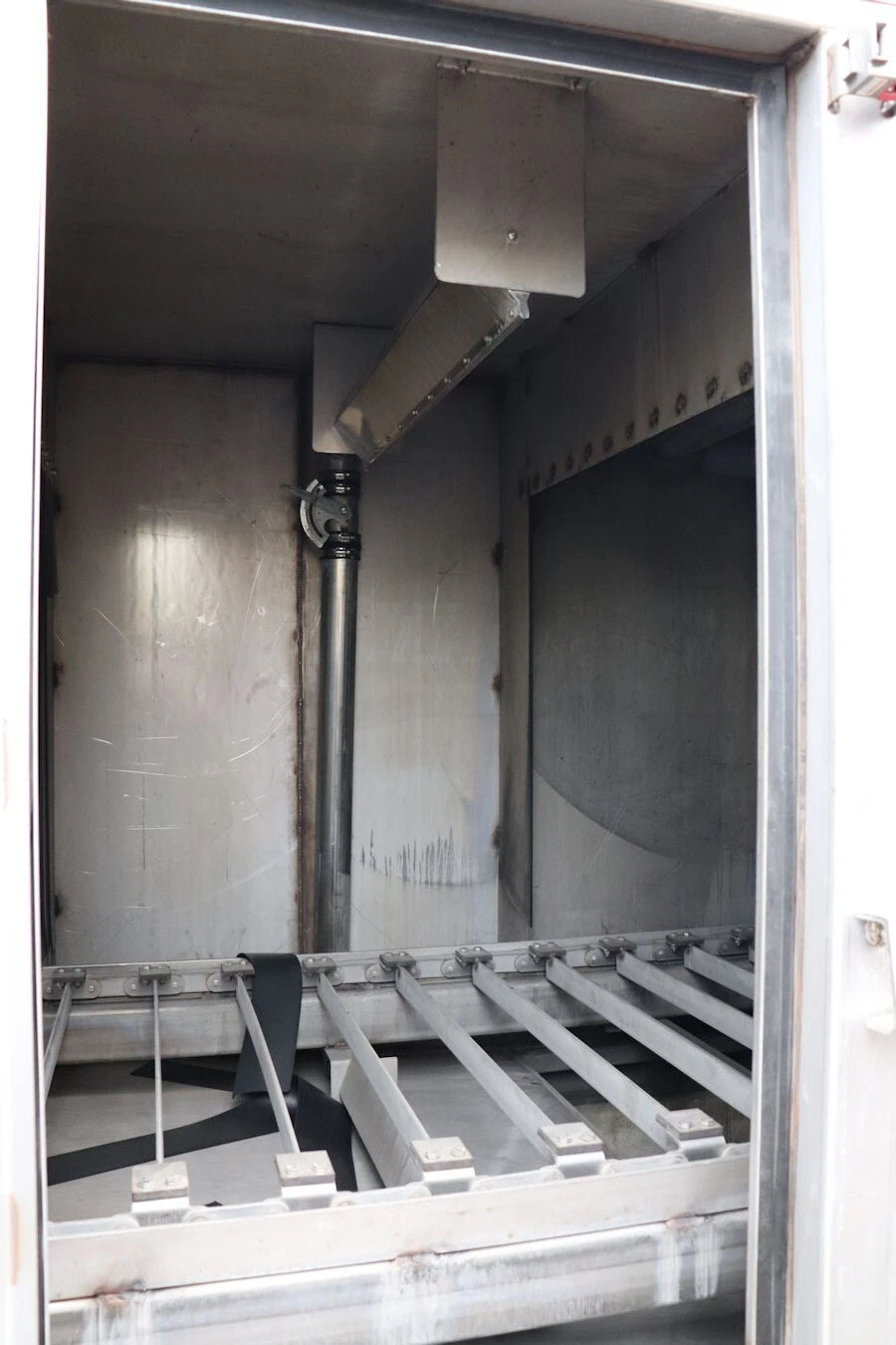 Global Finishing Solutions #U3646B1, Heated Conveyor Type Parts Washer, 480 V, 2011 - Image 6