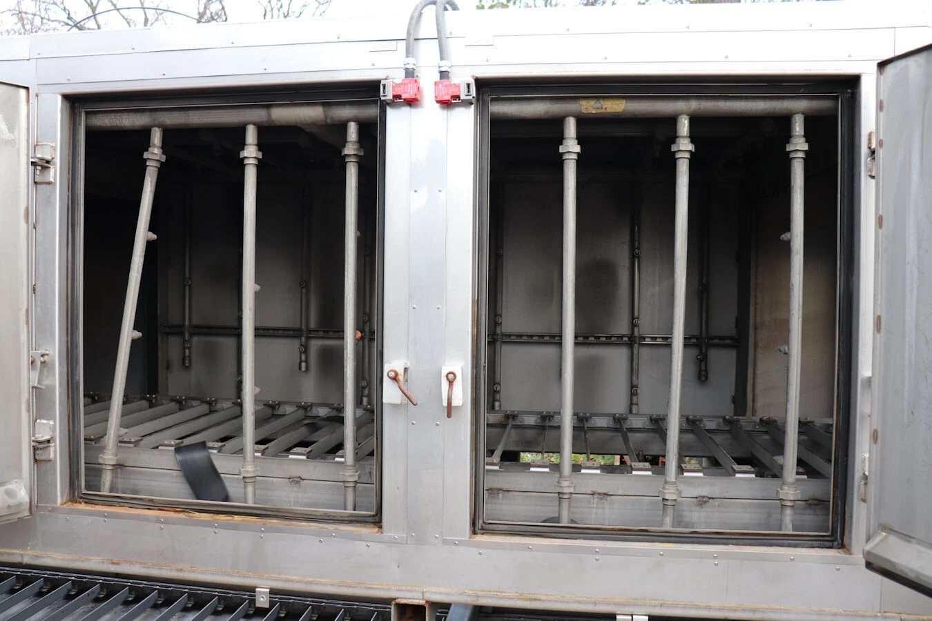 Global Finishing Solutions #U3646B1, Heated Conveyor Type Parts Washer, 480 V, 2011 - Image 9
