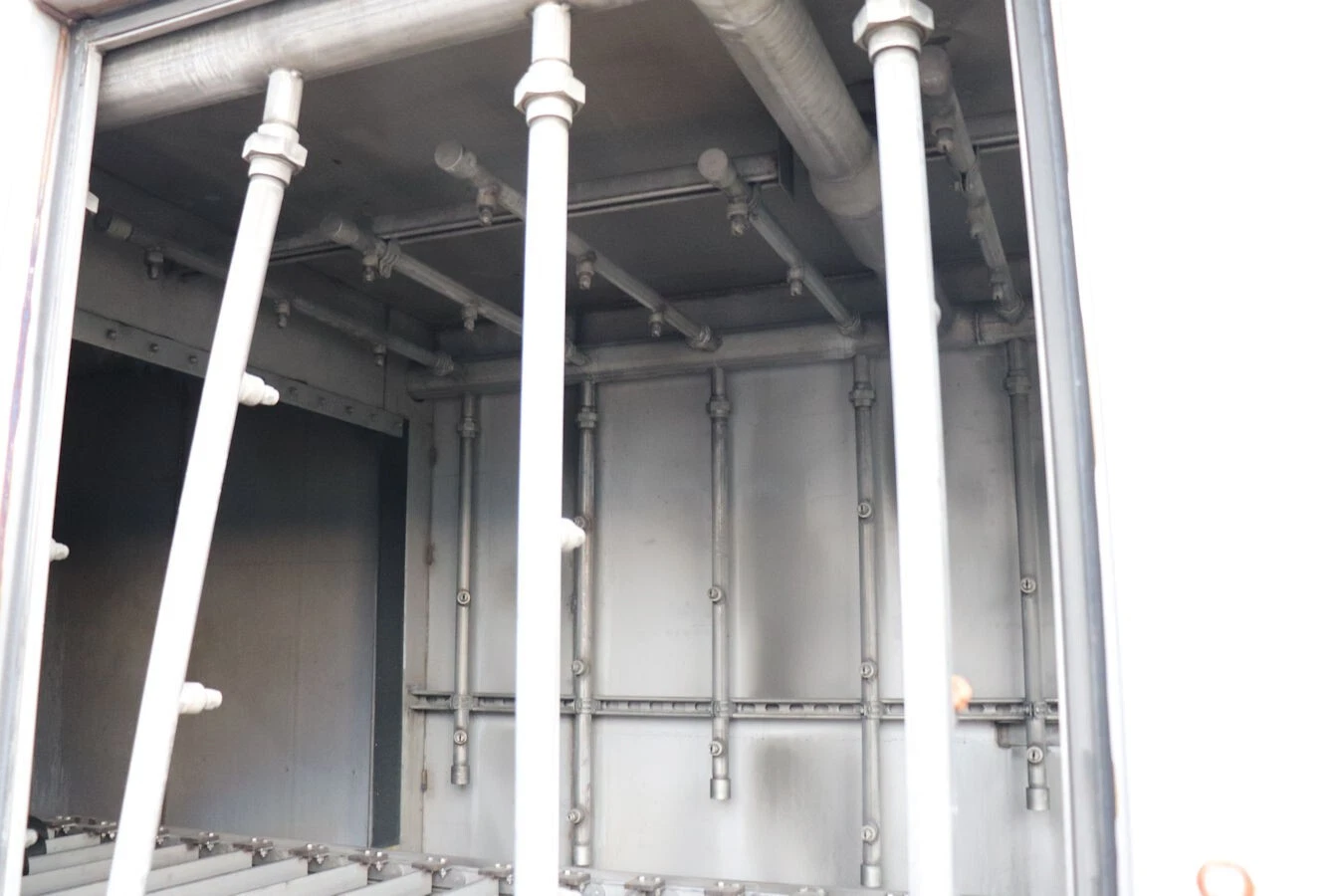 Global Finishing Solutions #U3646B1, Heated Conveyor Type Parts Washer, 480 V, 2011 - Image 10