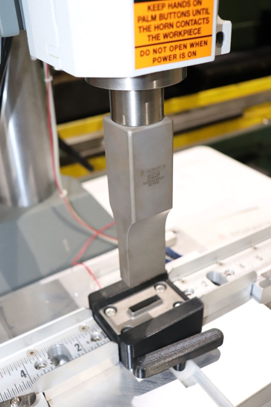 Sonics #XPE-2200S-5A, Ultrasonic Welder, for slot cut in nylon straps, 14" width x 25" L x 48" H welder, 2.2 - Image 7