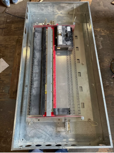 1000 Amp. Square D, I-Line panelboard, 277/480 Volts, 3 phase, 4W, indoor encl 72 cir MCB - Image 2