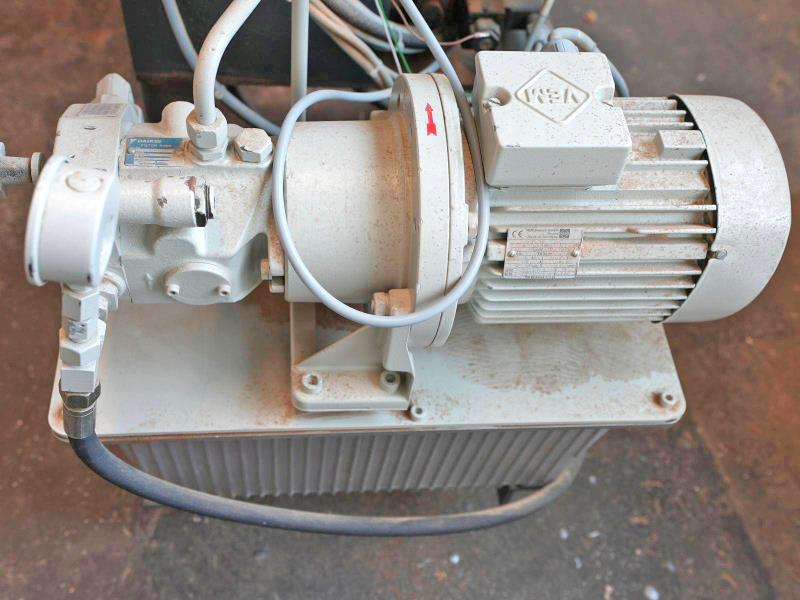 Weinig #EM-13, hopper feeder, 1997 - Image 9