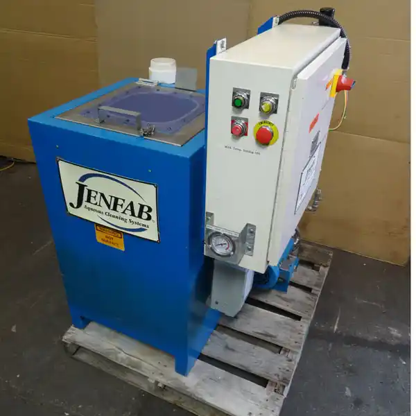 Jenfab #RB, aqueous cleaning system, 4.2 A main motor, 13 A full load, 480 V., heater system - Image 1