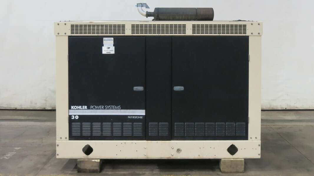 33 KW Kohler #30RZG, Natural gas / propane generator set, 120/240 Volts, 523 hours, 75 HP @ 1800 RPM, GM 4.3L - Image 1