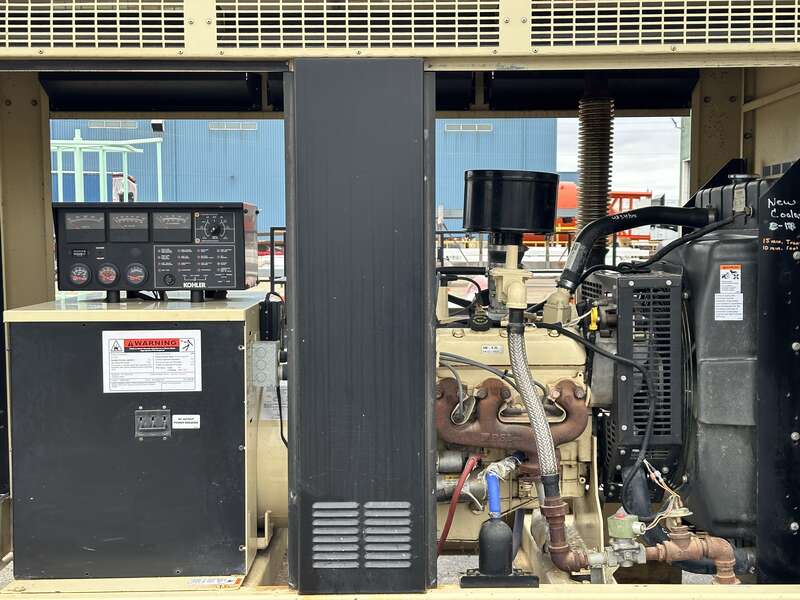 33 KW Kohler #30RZG, Natural gas / propane generator set, 120/240 Volts, 523 hours, 75 HP @ 1800 RPM, GM 4.3L - Image 4