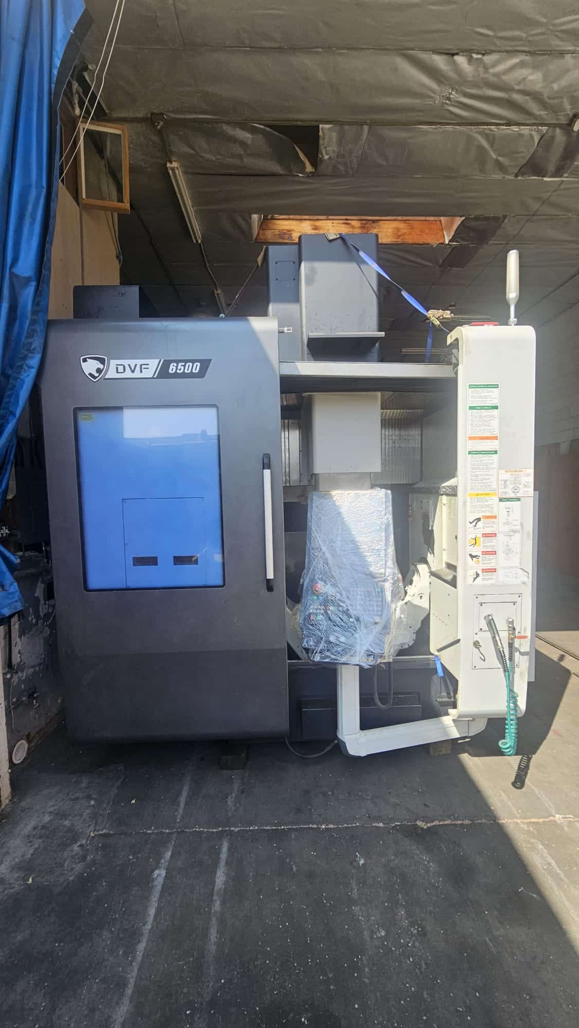 Daewoo Doosan #DVF-6500, 5-Axis, 30" X, 31" Y, 24" Z, 18000 RPM, Cat 40, 30 HP, 2022 - Image 1