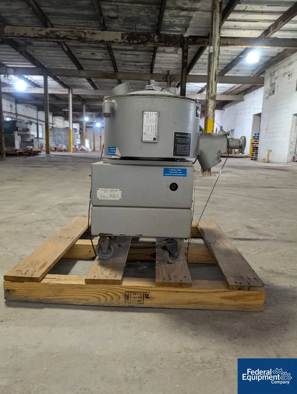 Thysesen Henschel #KM23, mixer cooler, 23 liter, jacketed for .8 bar, side discharge with manual plug valve - Image 4