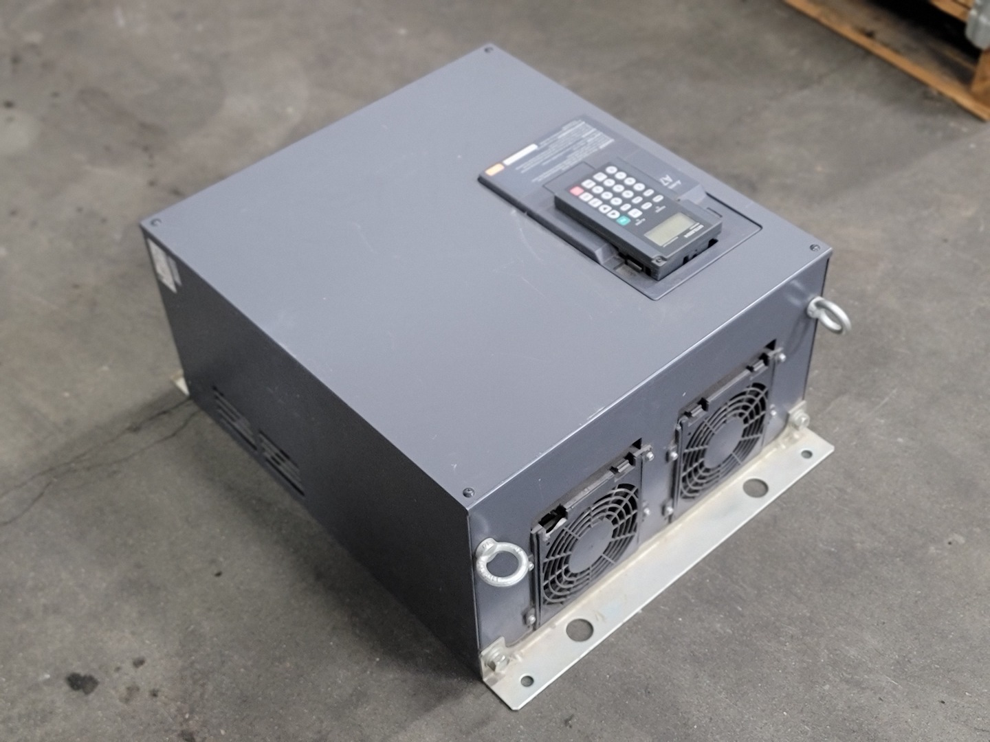 50 HP Mitsubishi Electric Corp., FR-A760-00550-NA, variable frequency drive, 600 Volts, 87.3 amps - Image 3