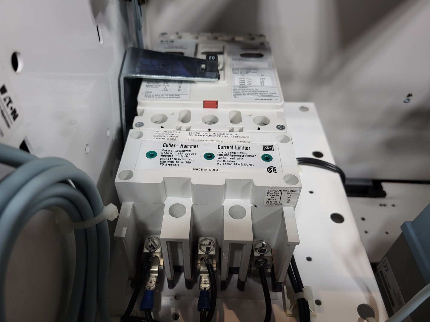 10 HP Eaton, SVX005A1-5A4N1, variable frequency drive, 600 Volts, 10 amps, like new - Image 9