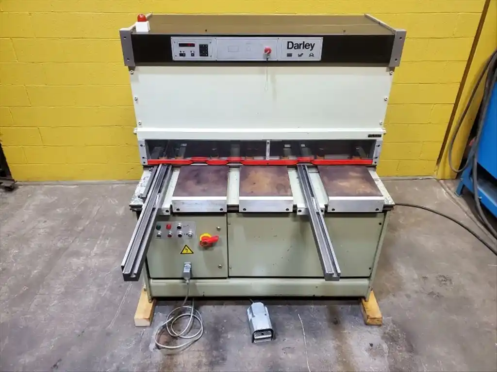 .098" x 4.7' Darley #S1250x2.5, hydraulic shear, 40" manual front gauge, hydraulic hold downs - Image 2
