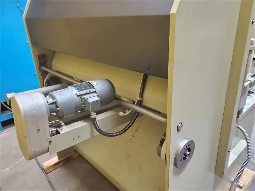 .098" x 4.7' Darley #S1250x2.5, hydraulic shear, 40" manual front gauge, hydraulic hold downs - Image 5