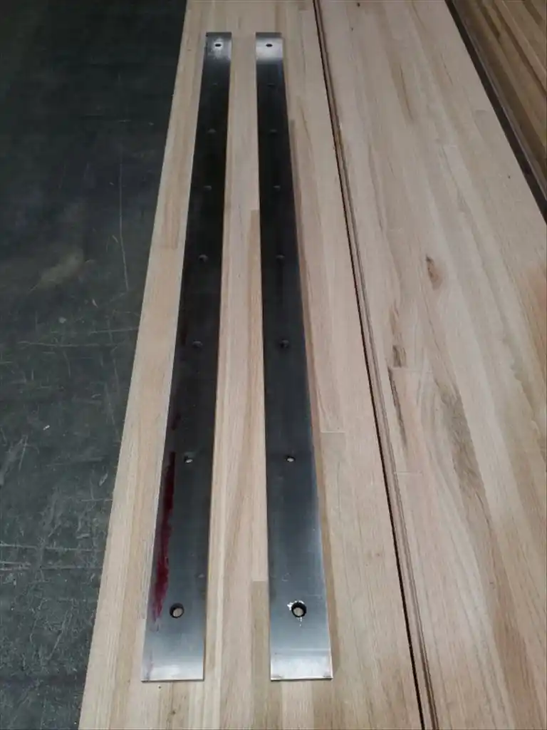 .098" x 4.7' Darley #S1250x2.5, hydraulic shear, 40" manual front gauge, hydraulic hold downs - Image 9
